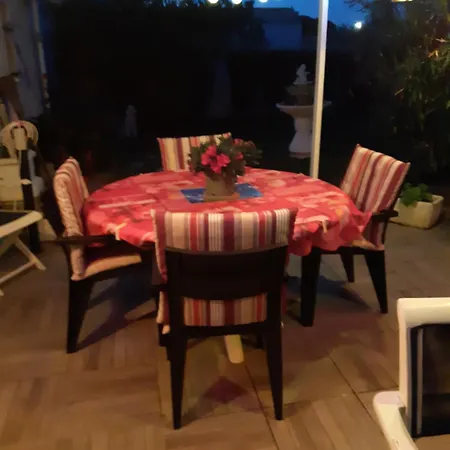 Chambre Lit Double Dans Pavillon , Chez Lilyanne ベッド・アンド・ブレックファスト Tonnay-Charente